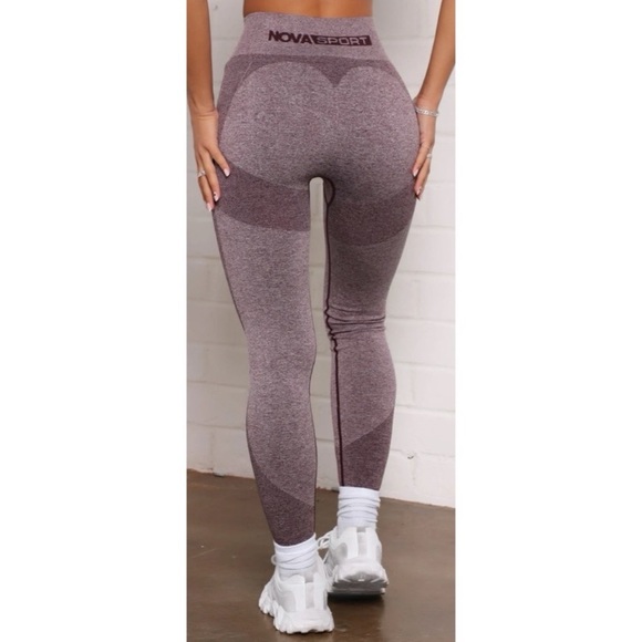 🔴 4/$12 New Fashion Nova Seamless Active Leggings Plum Size M/L - Picture 3 of 10